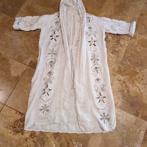 Rare White Robe- Hand Made in Belgium- Beautiful Beadwork- Heavy Weight - Size L - Picture 3 of 10